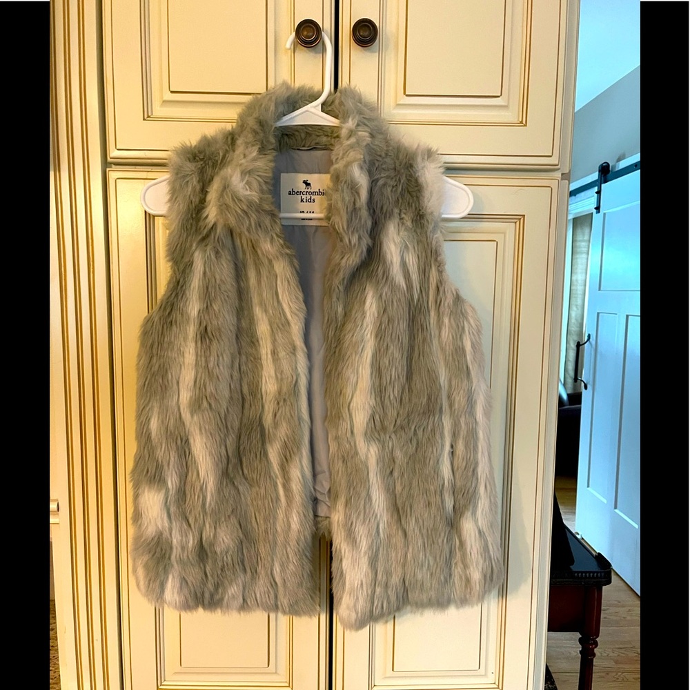 Abercrombie Kids fur vest